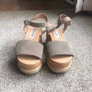 Steve Madden, Nude platform Espadrilles, size 6